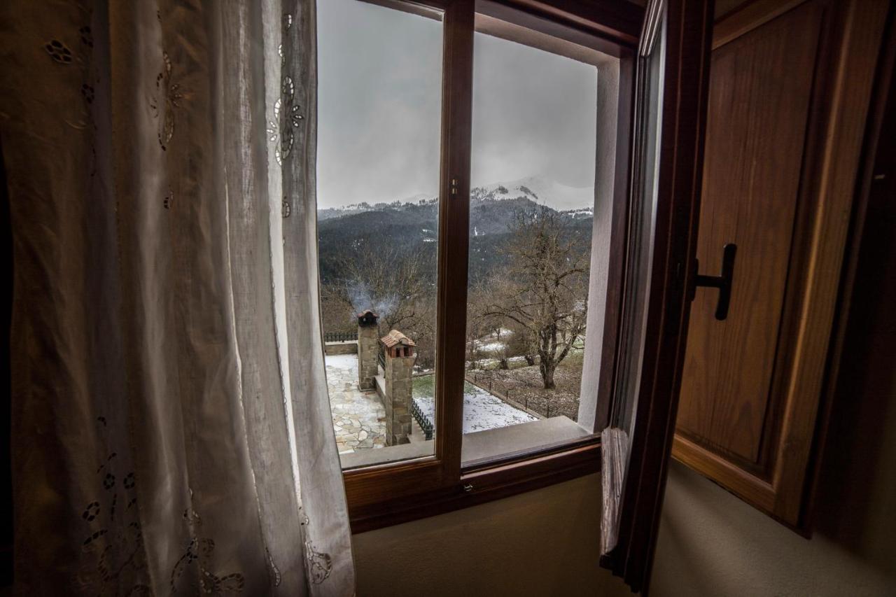 Ξενώνας Πατρικό Neraïdochóri Dış mekan fotoğraf